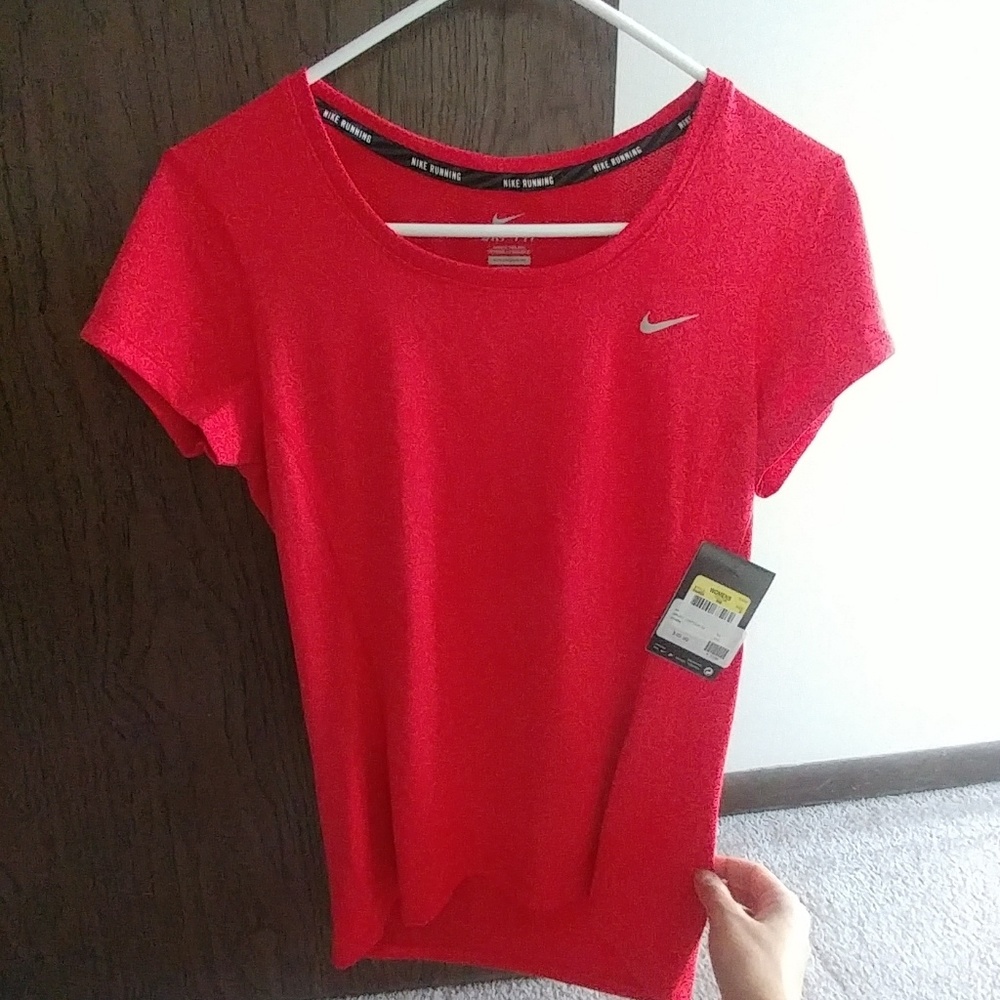 Nike running top